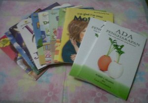 Berbagi Buku ke Taman Bacaan Berkat